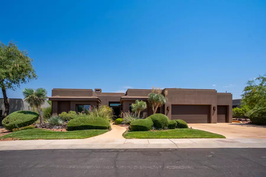 32 Bedrock CIR E, Santa Clara, UT 84765