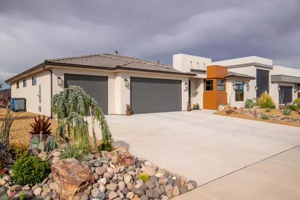St George, UT 84790,6027 S Hydrangea WAY