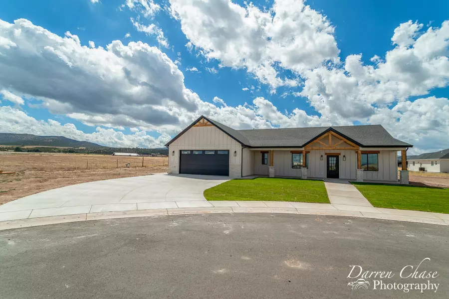 826 E Evergreen Cir  (150 S) S, Enterprise, UT 84725