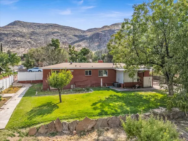 La Verkin, UT 84745,85 N 60 E