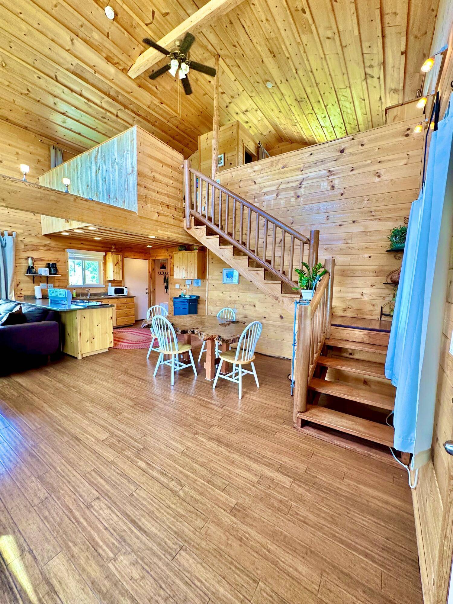 403 & 409 Mineral Springs Rd., Mt. Carmel, UT 84755