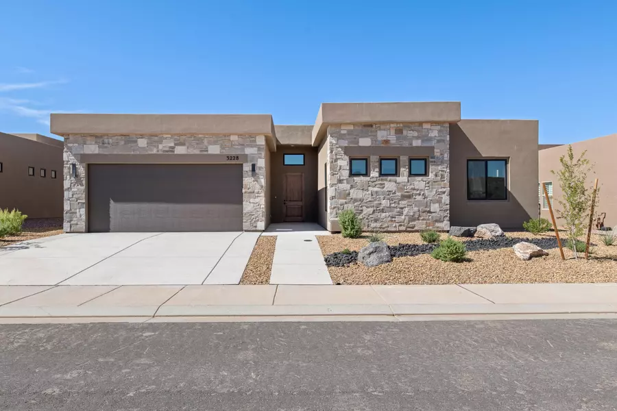 3228 S Hideaway PL, Hurricane, UT 84737