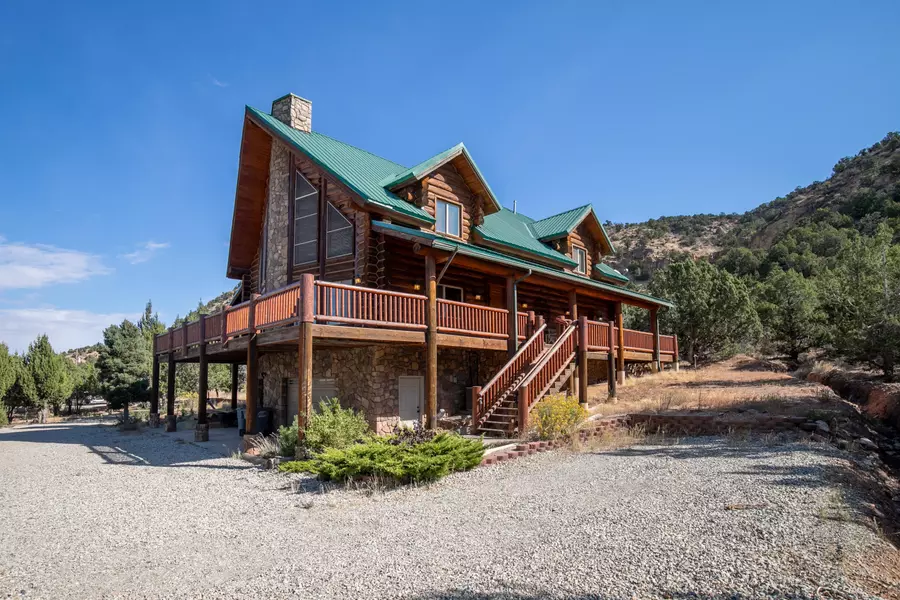 4002 E 80 S, New Harmony, UT 84757