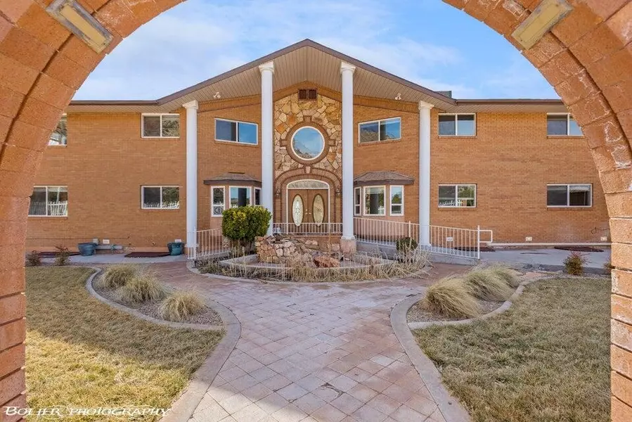 495 W Utah Ave, Hildale, UT 84784