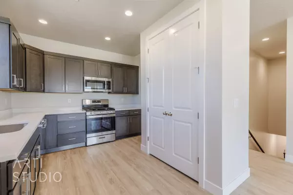 Hurricane, UT 84737,2078 W 320 S 44