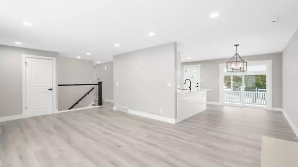 Salt Lake City, UT 84107,5182 S 820 ST