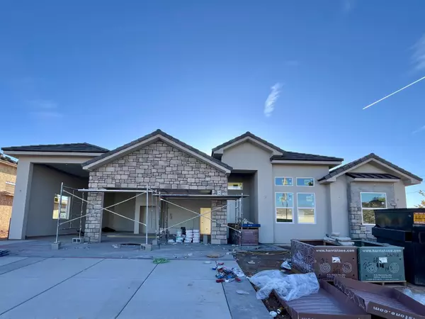 2786 E Smith Creek DR, Washington, UT 84780