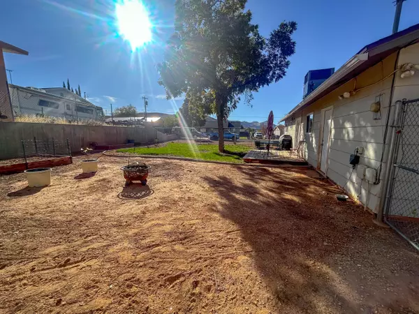 Hurricane, UT 84737,880 N 170 E