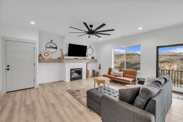 La Verkin, UT 84745,527 W 170 S