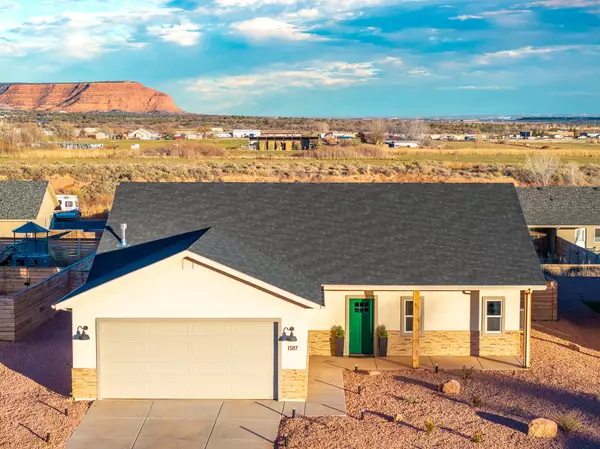 1587 W Creekside DR, Kanab, UT 84741