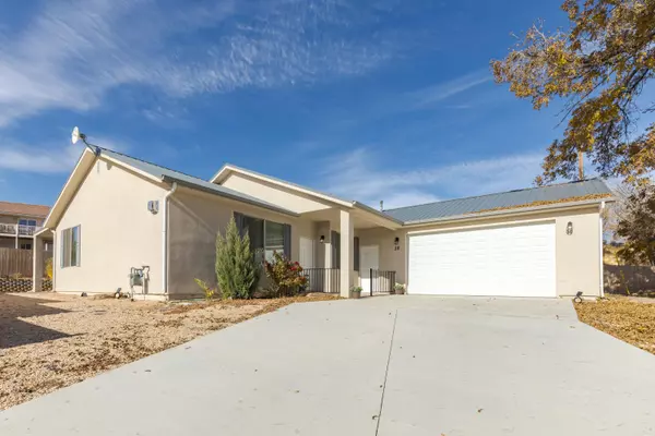 38 W Judd LN, Hurricane, UT 84737