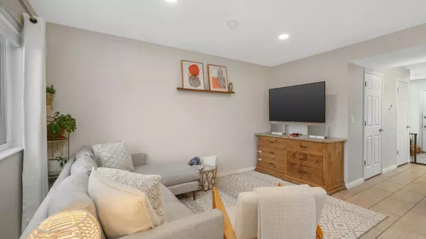 Salt Lake City, UT 84107,810 E Green Vista Court