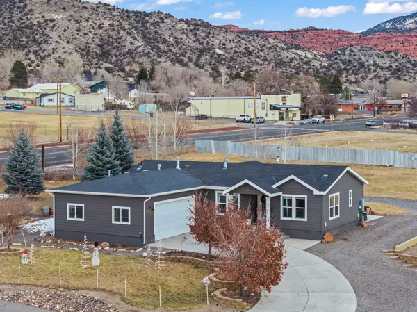 17 S 100 W, Bicknell, UT 84715