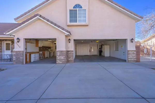 Santa Clara, UT 84765,3423 Red Butte DR