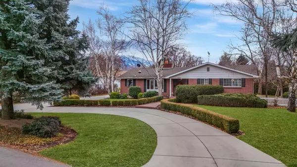 1868 E Charleston LN, Holladay, UT 84121