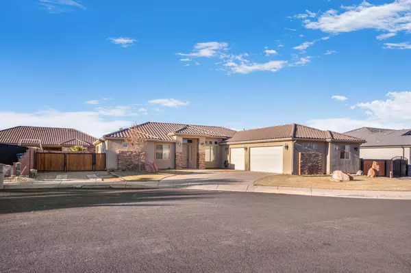 2496 S 4240 CIR W, Hurricane, UT 84737