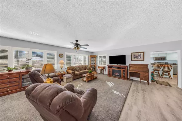 Paragonah, UT 84760,86 E 200 S