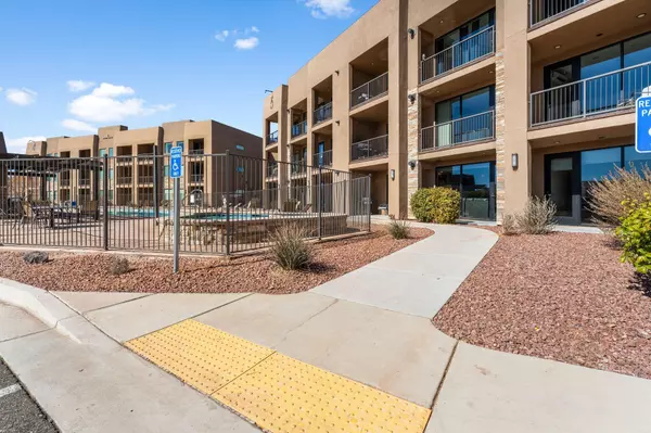 Hurricane, UT 84737,5194 W Villas DR 5-102