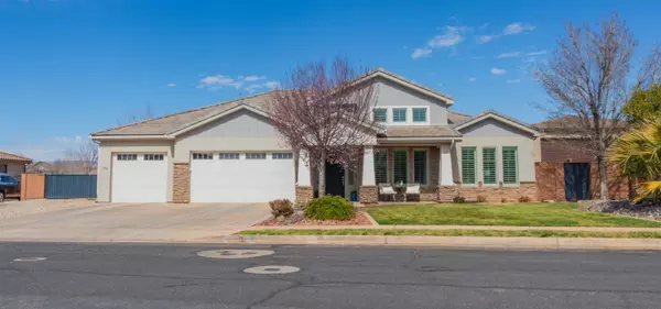 152 W Sage LN, Washington, UT 84780