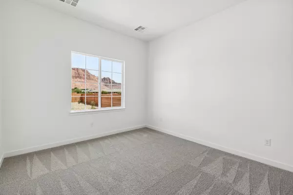 Ivins, UT 84738,673 S 230 W (lot 9)