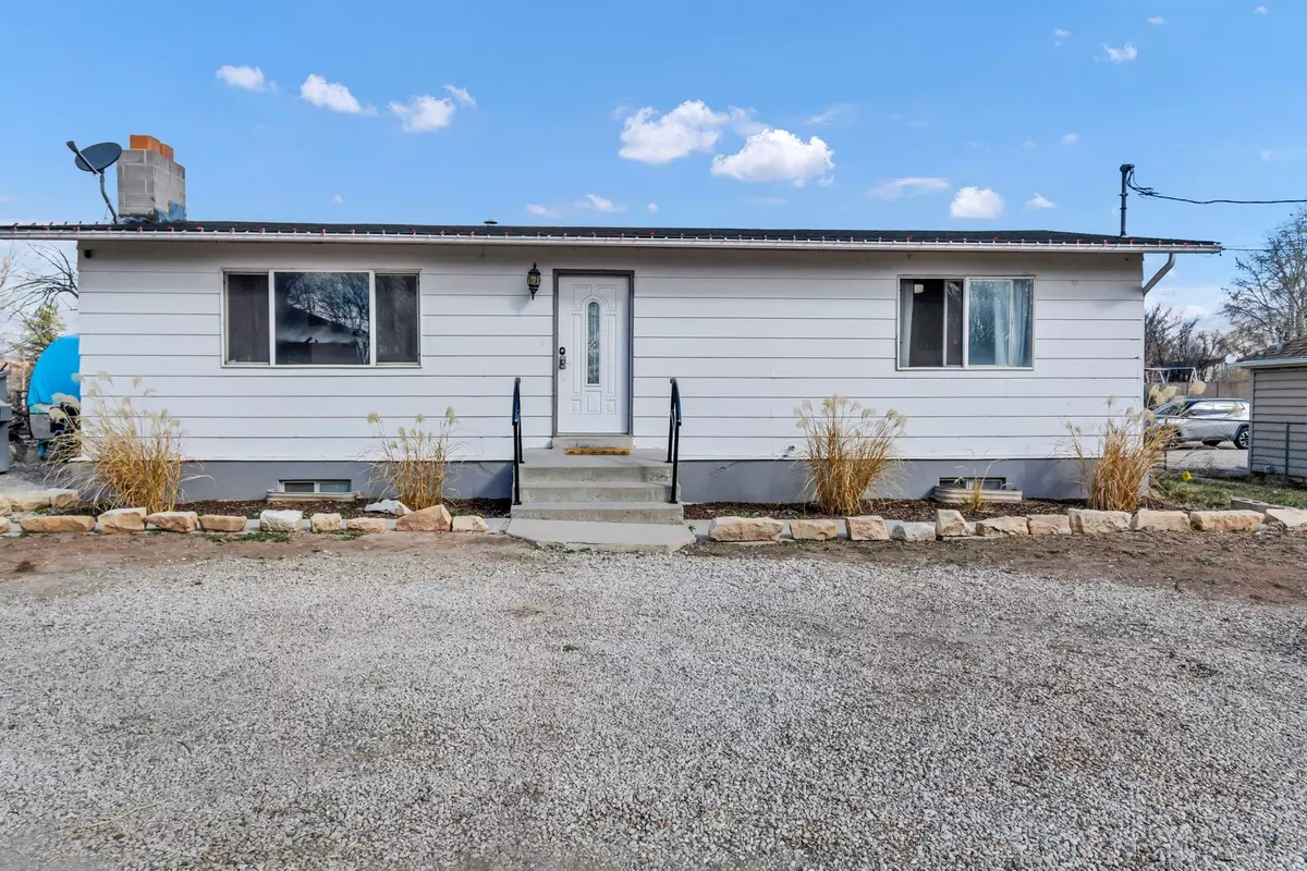 Salina, UT 84654,380 SANDY LN