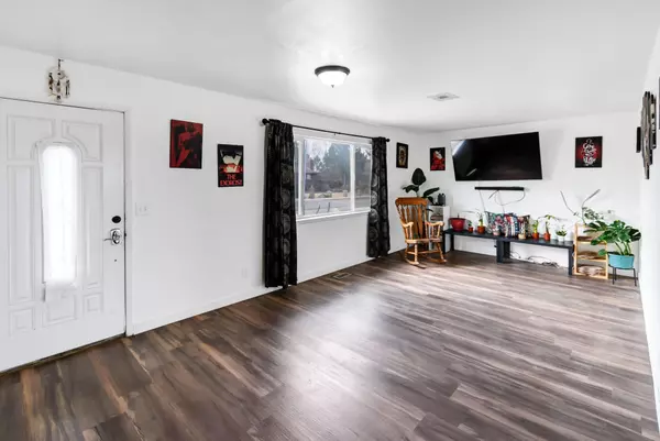 Salina, UT 84654,380 SANDY LN