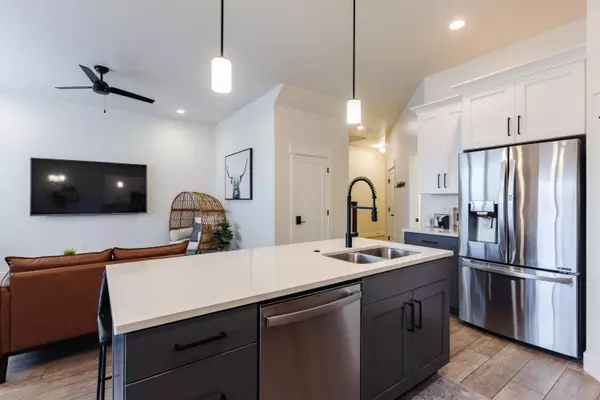 Washington, UT 84780,560 N Ventura