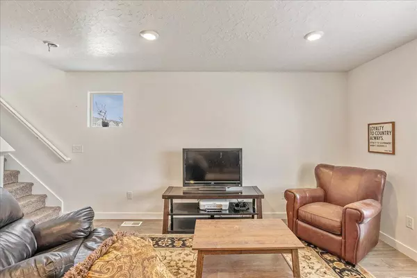 Eagle Mountain, UT 84005,278 Portside LN