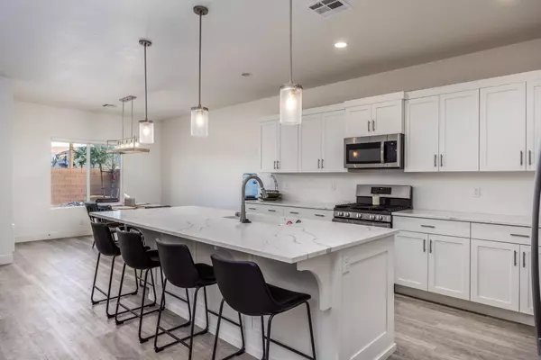 Washington, UT 84780,611 Balancing Rock DR