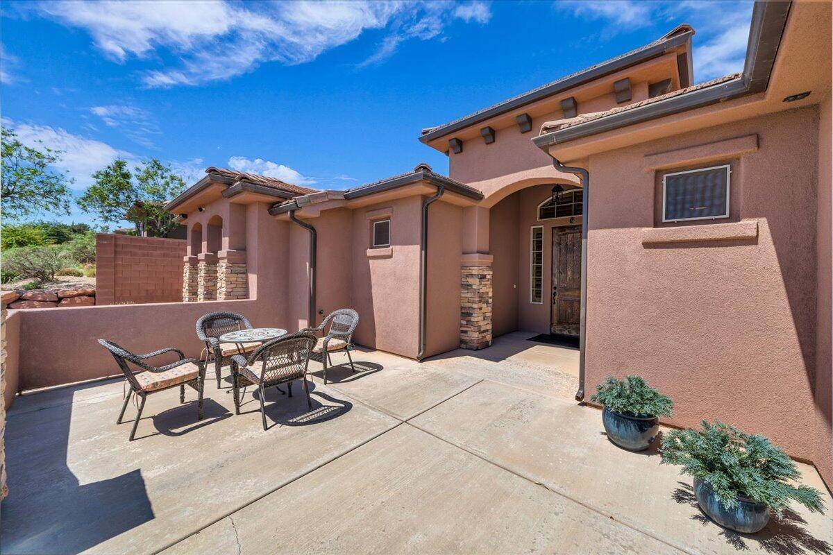Ivins, UT 84738,305 E 350 N