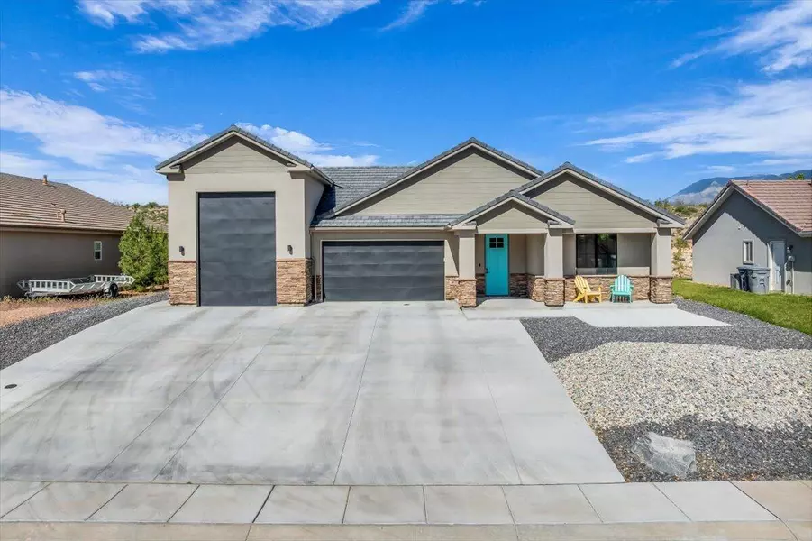992 S Mulberry DR, Toquerville, UT 84774