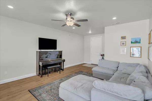 Hurricane, UT 84737,564 W 560 N