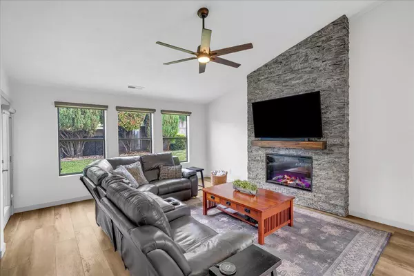 St George, UT 84770,39 N Valley View 42