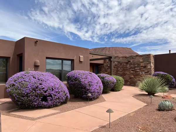 Ivins, UT 84738,922 Acequia CT