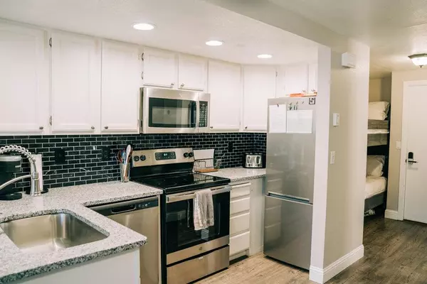 Brian Head, UT 84719,464 Highway 143 109A