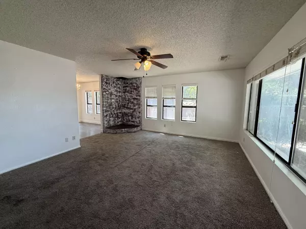 Hurricane, UT 84737,391 S 460 W