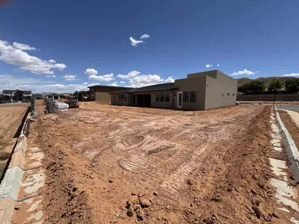 Washington, UT 84780,989 S Rattlesnake LN
