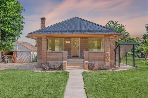 Parowan, UT 84761,122 W 300 N