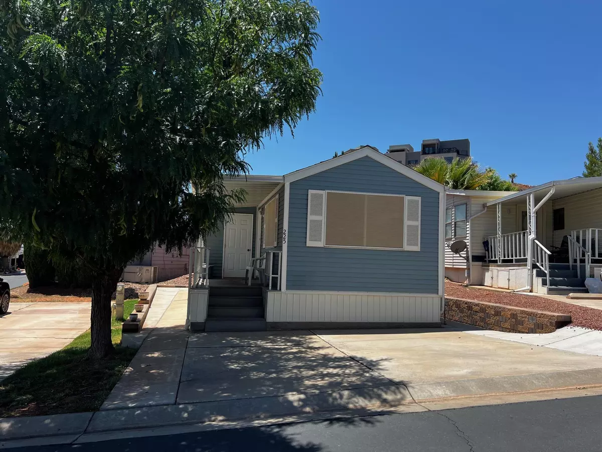 St George, UT 84770,840 N TWIN LAKES DR 225
