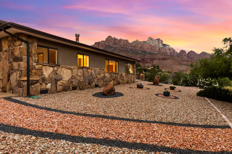 34 Valley View DR, Springdale, UT 84767