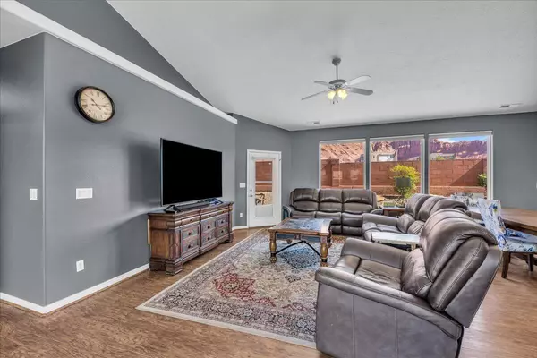 Ivins, UT 84738,329 E 20 S