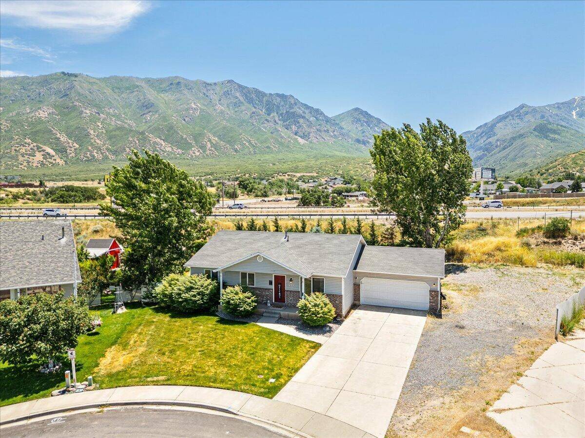 Santaquin, UT 84655,655 S 100 W