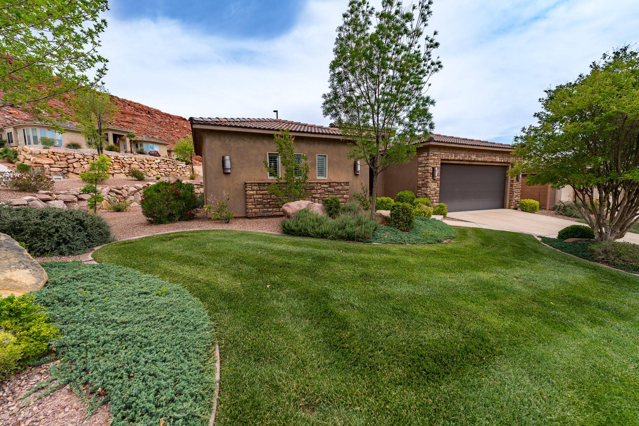2294 N GUNSIGHT DR, St George, UT 84770