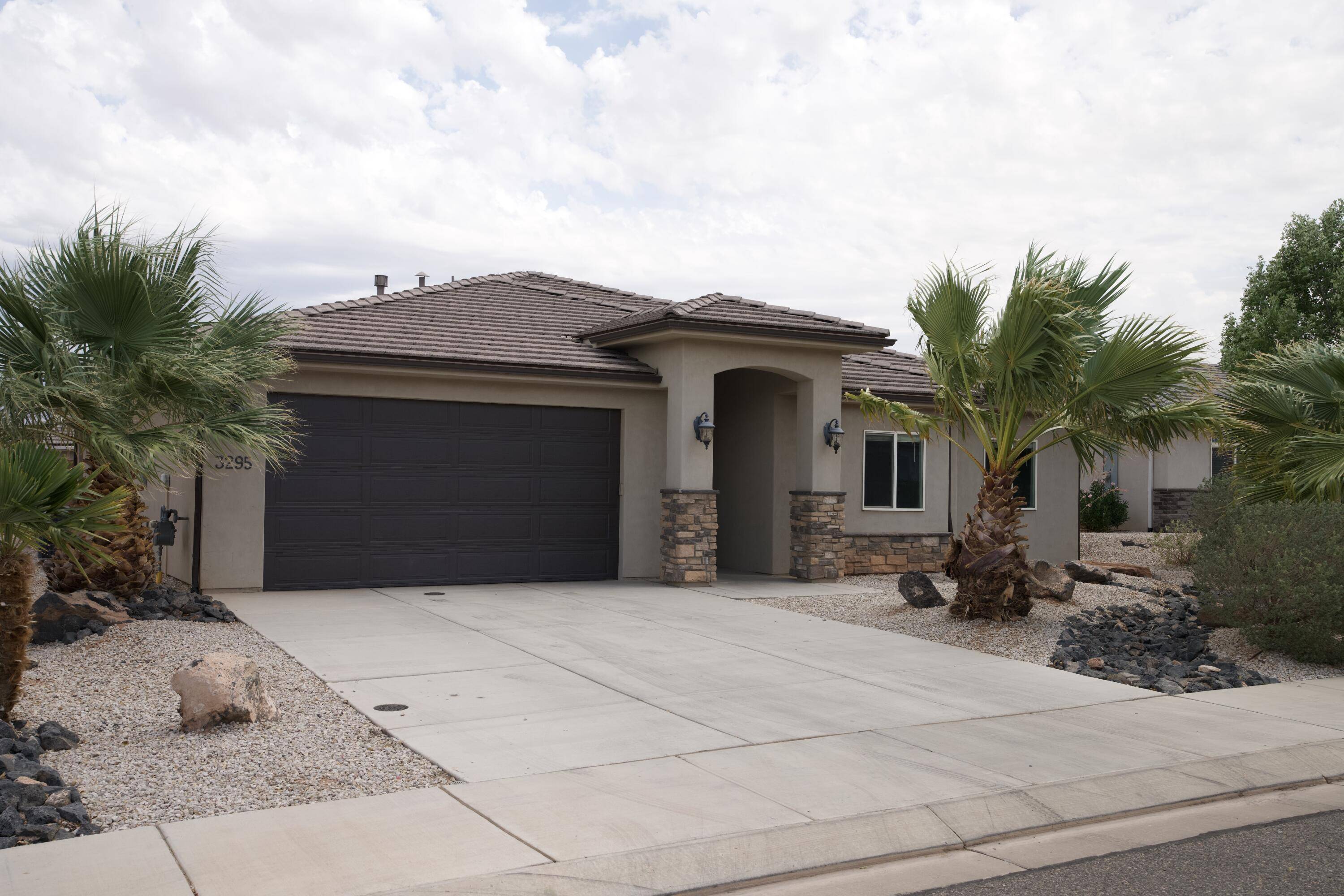 3295 E HOLLY DR, St George, UT 84790