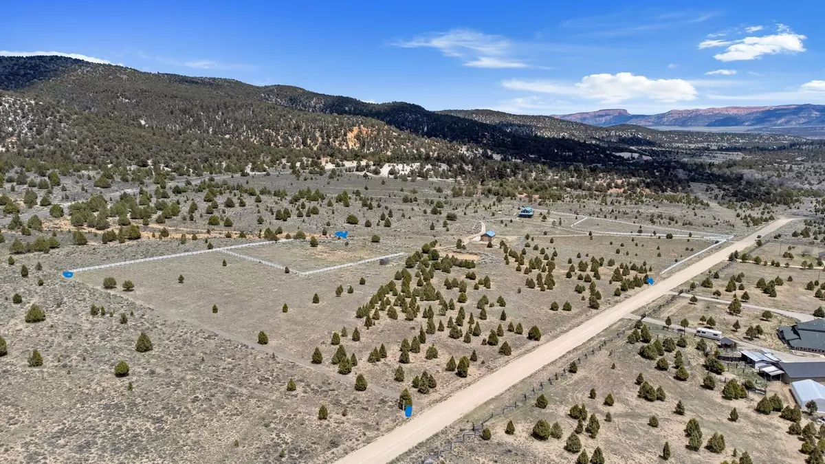 Hatch, UT 84735,4250 W Pink Cliffs Vista DR