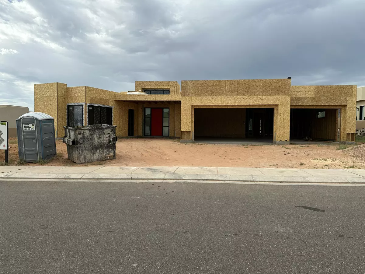 St George, UT 84770,1406 W Canyon Tree DR