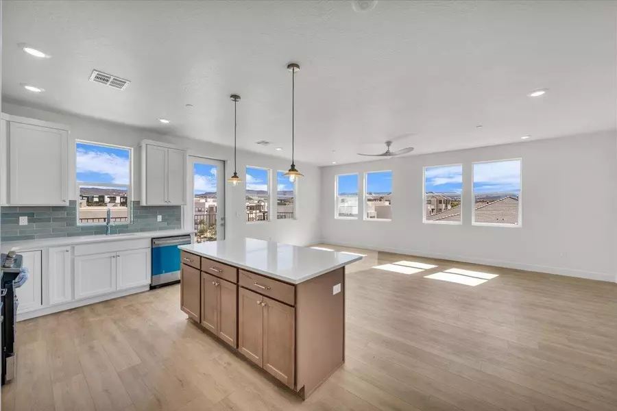 747 W PERIWINKLE 302, St George, UT 84790