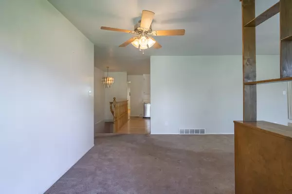 Hurricane, UT 84737,297 W 200 S