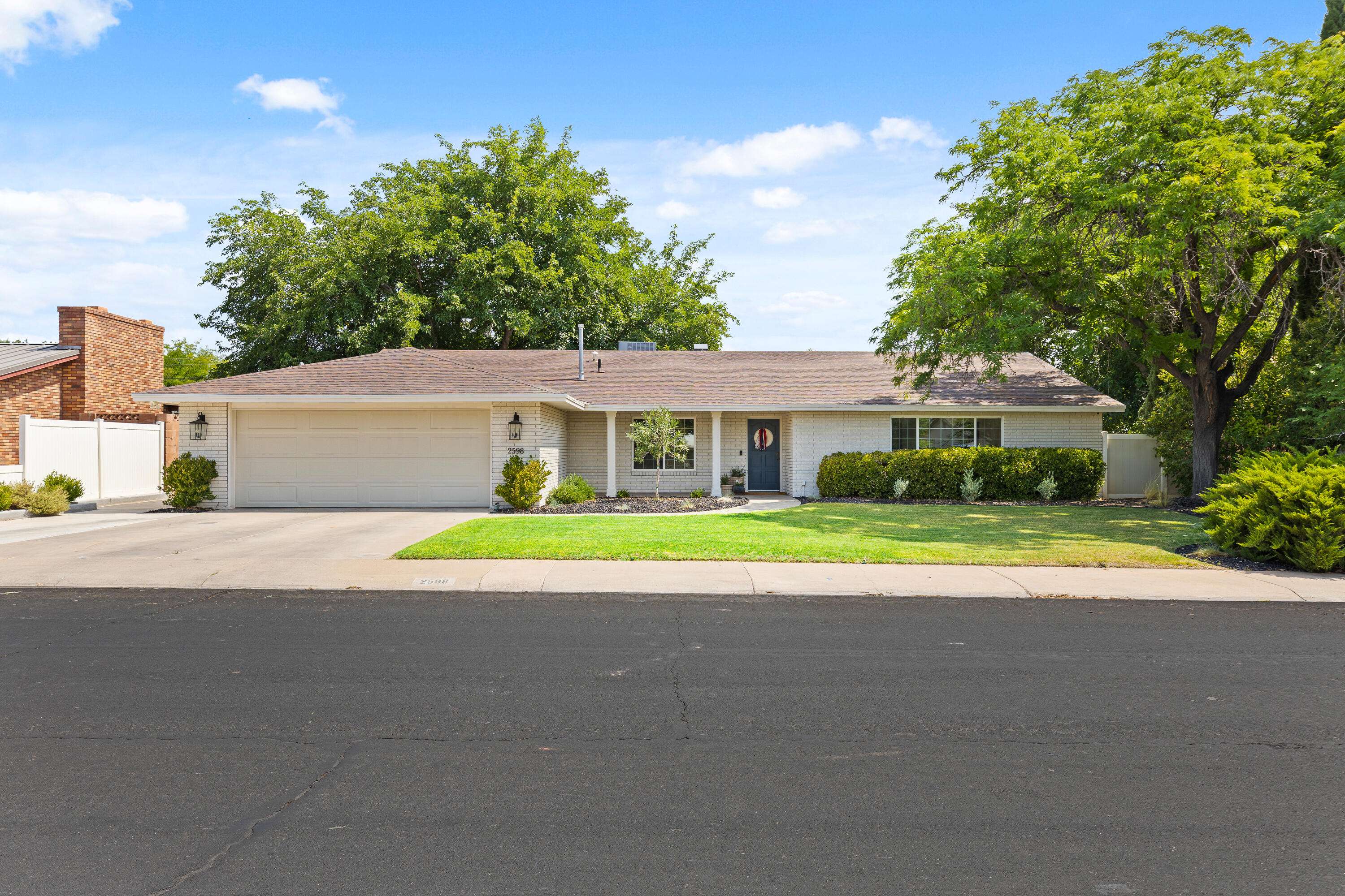 2598 W Crestview DR, Santa Clara, UT 84765