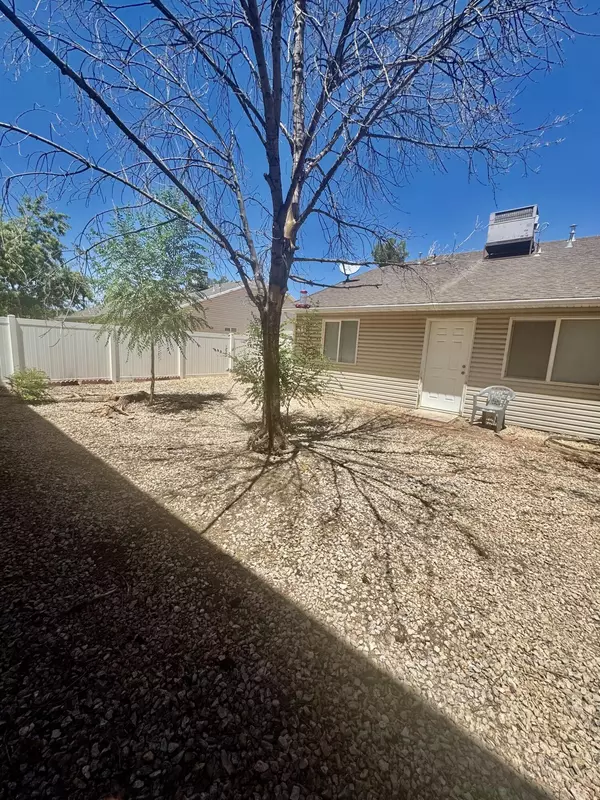 Hurricane, UT 84737,273 W 100 N